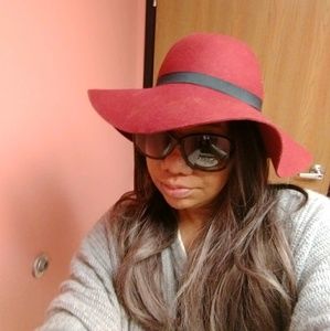 Meet your Posher, Charika